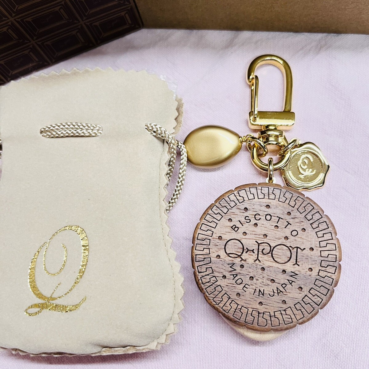 Q-pot. Japan Limited Biscotto Biscuit Wood Key Holder Bag Charm