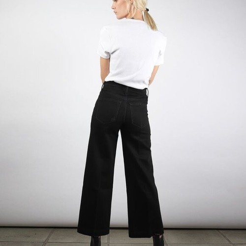 NWT FRAME Black Ali Wide Leg Crop 