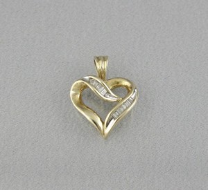 10k Yellow Gold Baguette Diamond Heart Pendant Signed Taj Ebay
