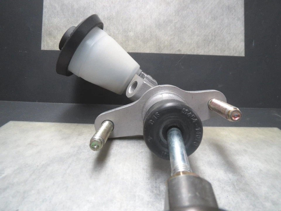 Cilindro maestro de embrague para Toyota Corolla Geo Prizm hecho en Japón - ¡Envío rápido! Foto 3 de 4