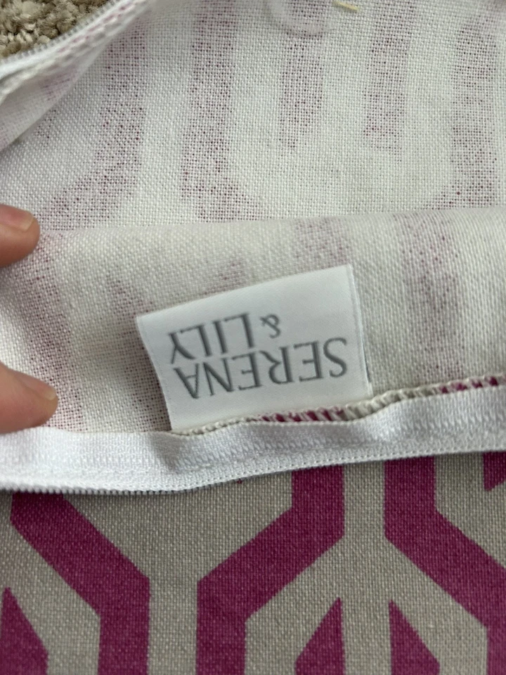 一对 Serena & Lily 枕套 品红/紫色 + 灰色,20x20 - 二手状况完好! — 第 4/4 张图片