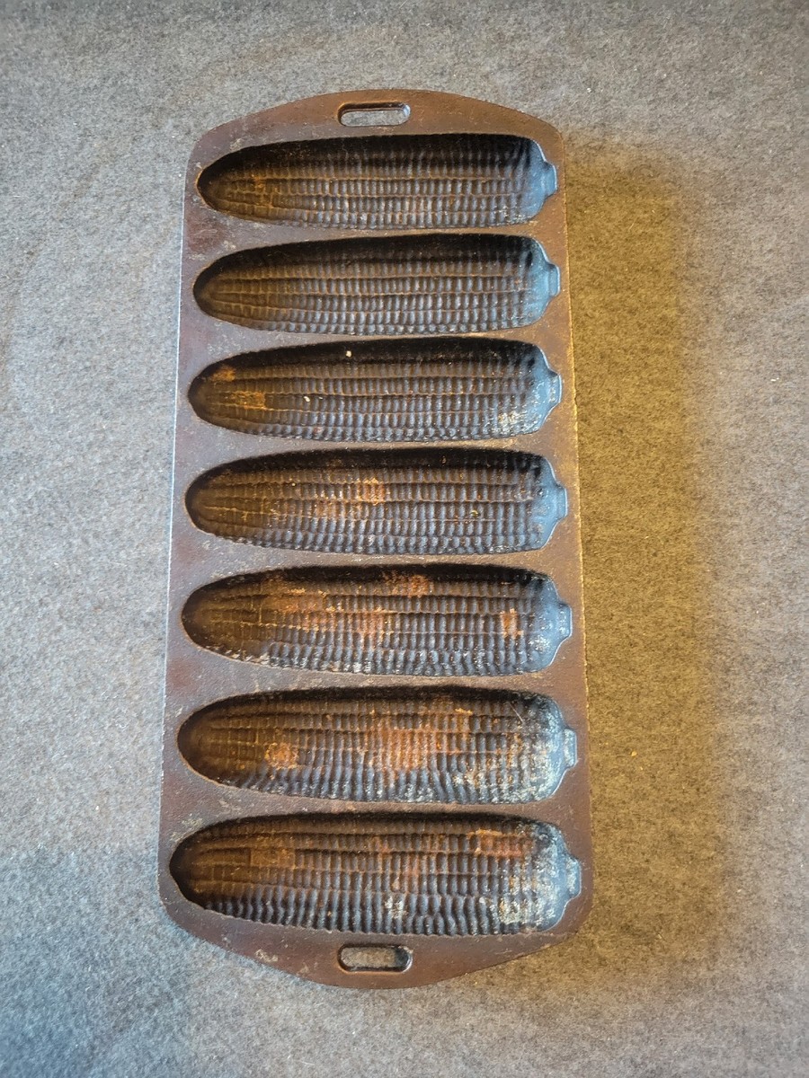 Vintage Black Cast Iron 7-Ear Cornbread Stick Pan Mold, Unbranded #27c