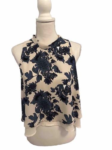 Astr The Label GORGEOUS Blue floral SPLIT BACK sleeveless Swing Top . Sz S EUC