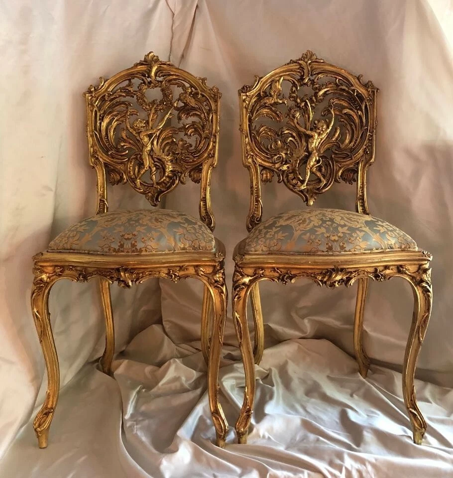 Par de sillas chinoiserie mono Luis XV del siglo XVIII esculpidas madera dorada, seda Foto 2 de 4