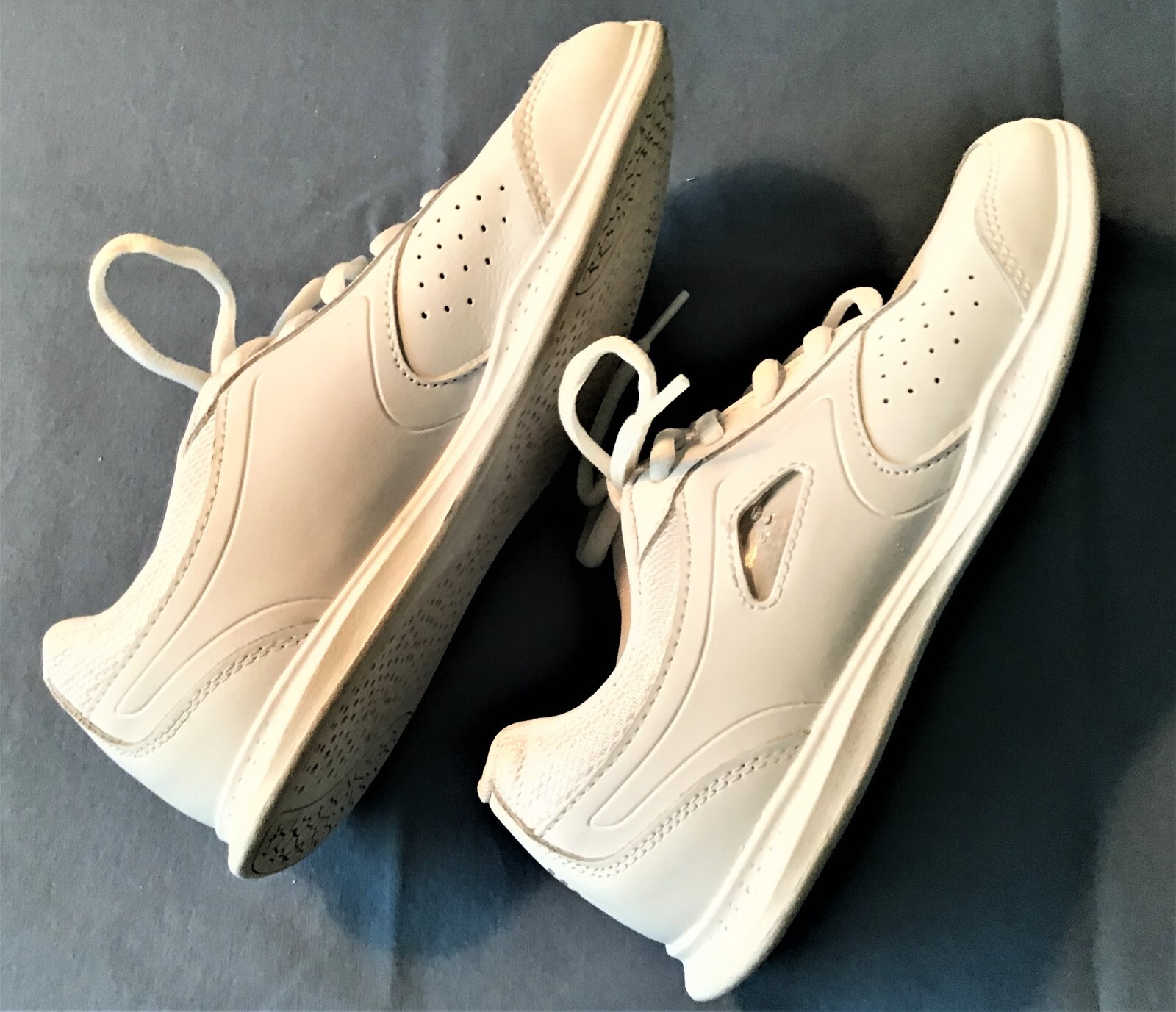 BCG Girls Youth Tumbler Cheerleading White Shoes, Size 4D eBay