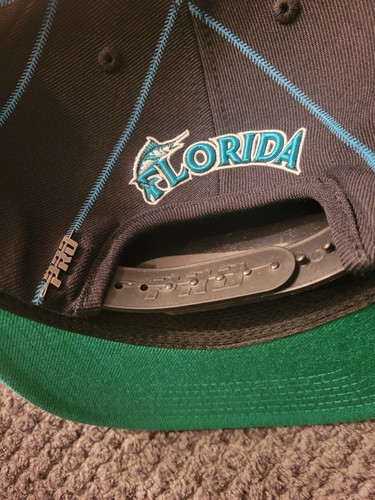 Mens Florida Marlins Pro Standard Baseball Snap Back Hat - Picture 5 of 9