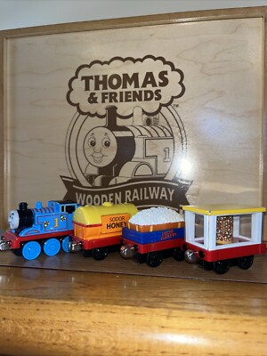 EASTER SPRING THOMAS BEES THOMAS FRIENDS TRAIN ! TAKE ALONG N PLAY DIECAST 2009