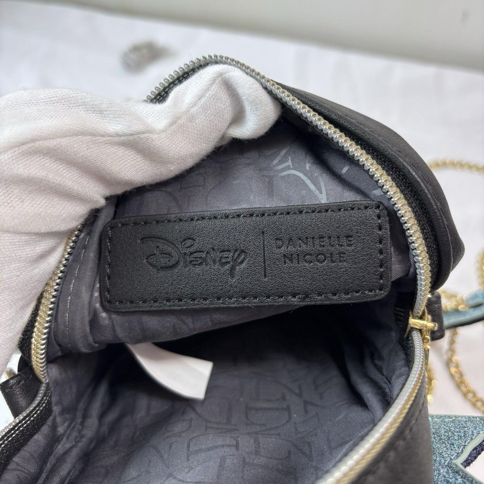 Disney x Danielle Nicole Aladdin Genie Shoulder B… - image 13