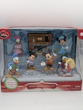 Disney NEW NIB Mickeys Holiday Figurine Colle...