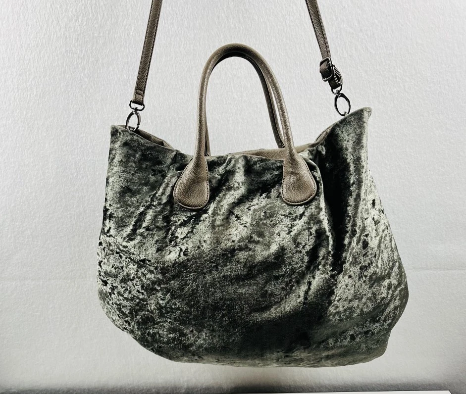 Bolso de Mano Deux Lux Misha Verde Oliva Terciopelo Grande Boho Correa Desmontable Foto 3 de 4