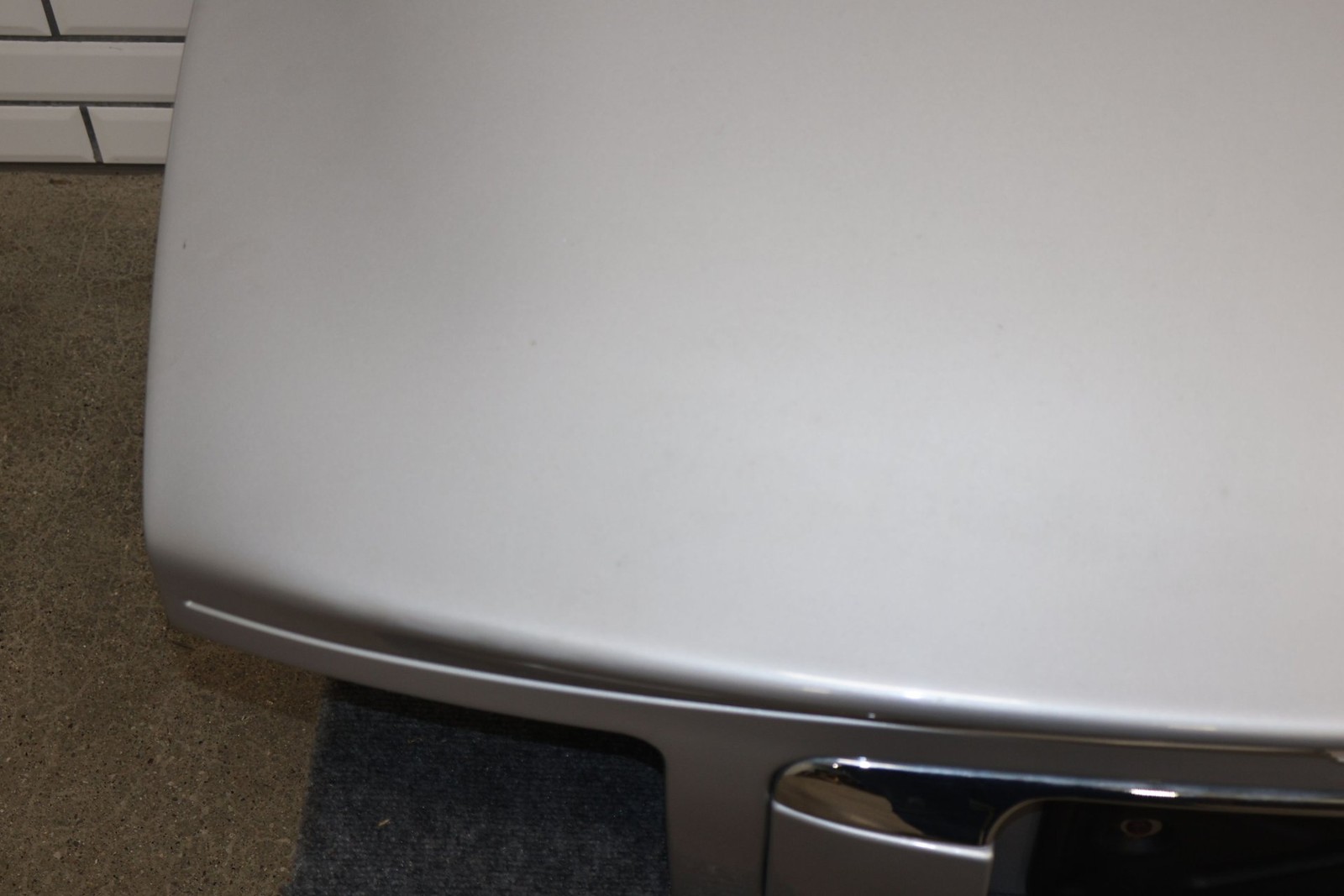 99-03 Aston Martin DB7 Vantage V12 Trunk Deck Lid (Stronsay Silver) See Photos