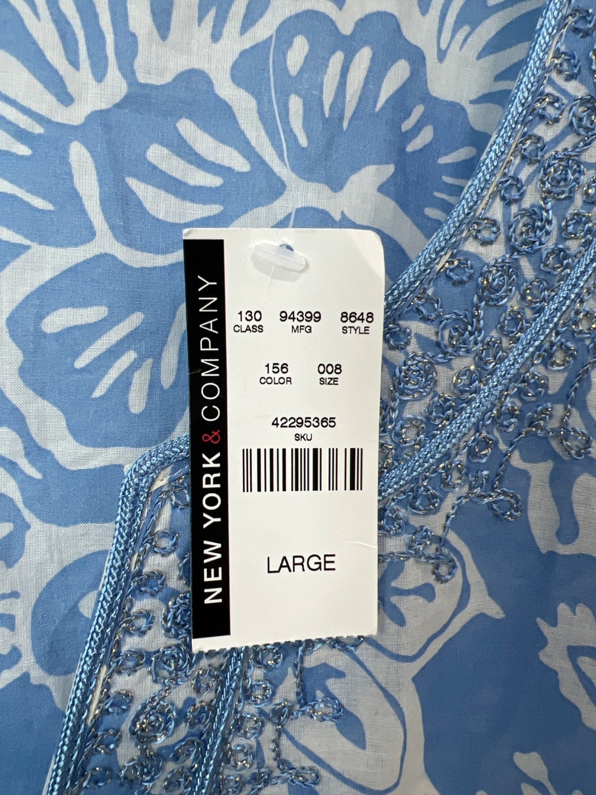 New York and Company Floral Embroidered Top Size Large VNeck Sleeveless Blue NEW