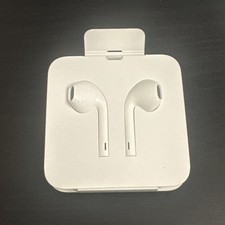 Apple Wired Earbuds Lightning Connectivity