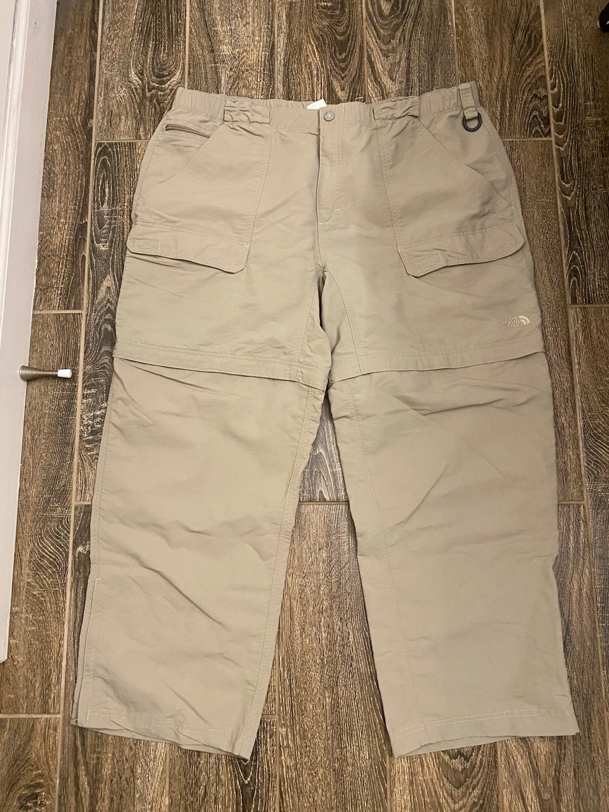 North Face Mens XXL Khaki Convertible Nylon Hiking Outdoor Pants Shorts Ex. Cond