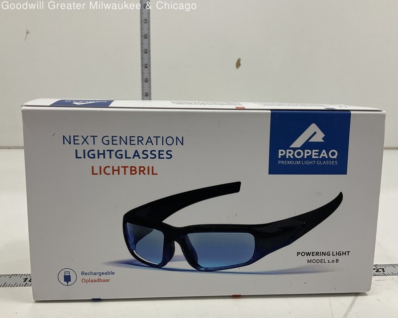 Propeaq Premium Light Glasses Powering Light Model: 1.0 IOB