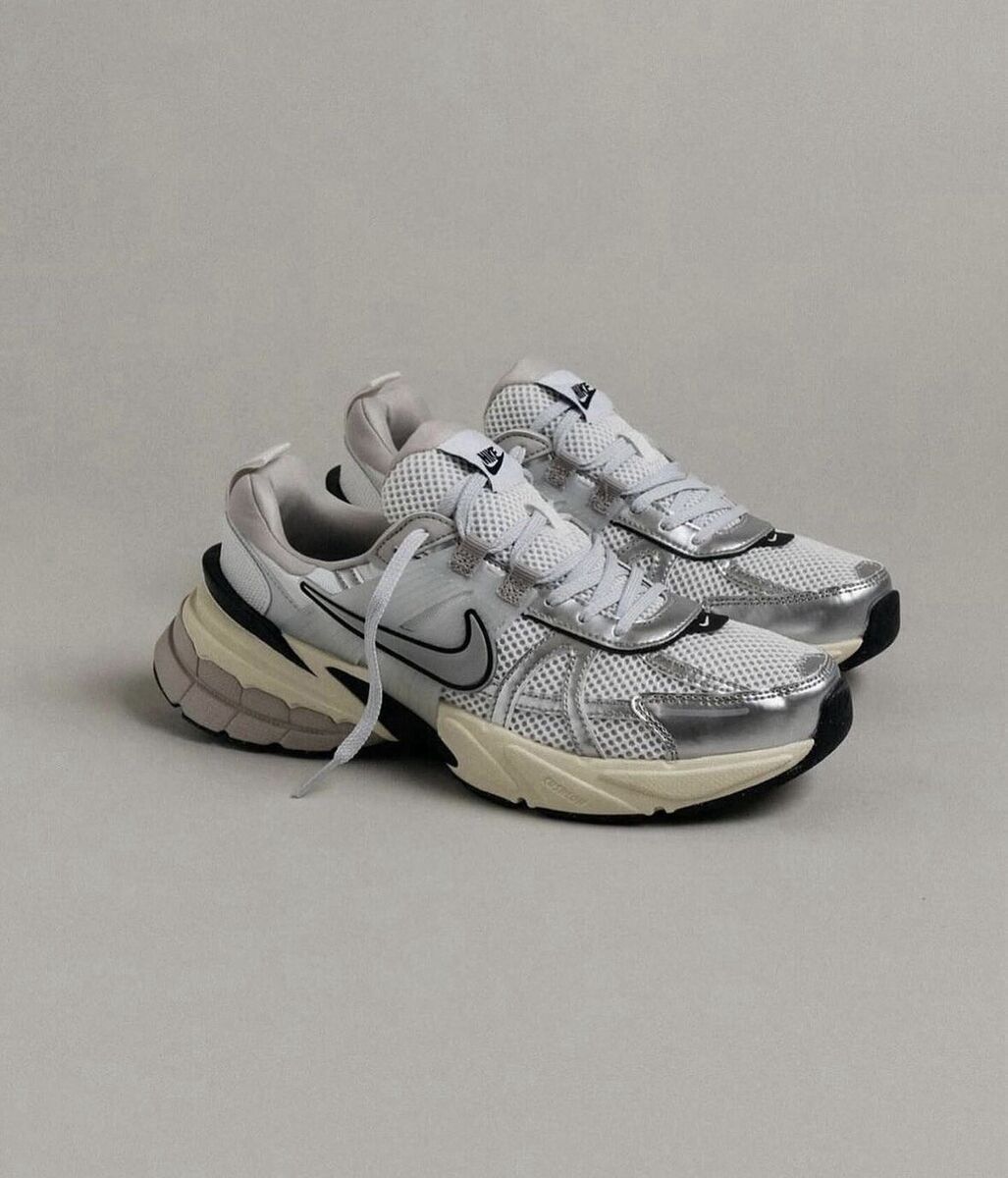 Nike V2K Run Women's Running Shoes Sneakers White Metallic Nike V2K Run Women's Running Shoes Sneakers White Metallic