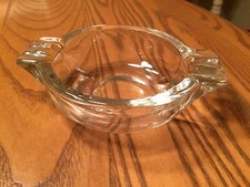 VINTAGE 1960s CLEAR GLASS ASHTRAY EXCELLENT CONDITION