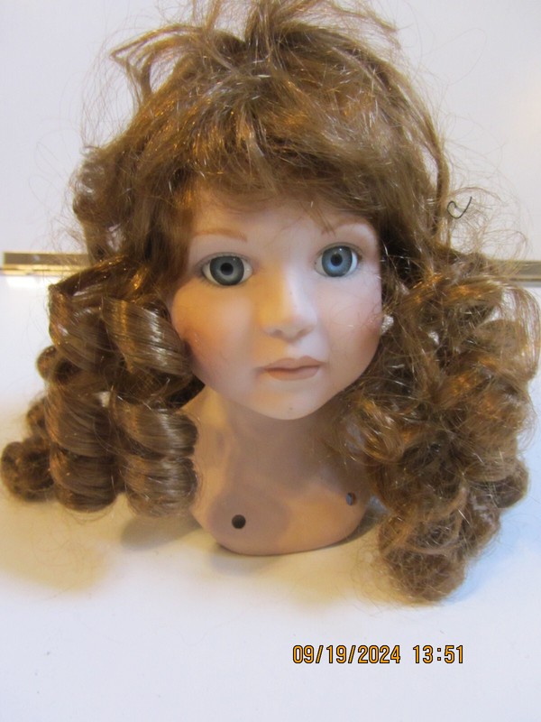 LOUIS NICOLE PORCELAIN BISQUE DOLL HEAD JOINTED NECK HEAD 3-1/2" TALL W/O NECK