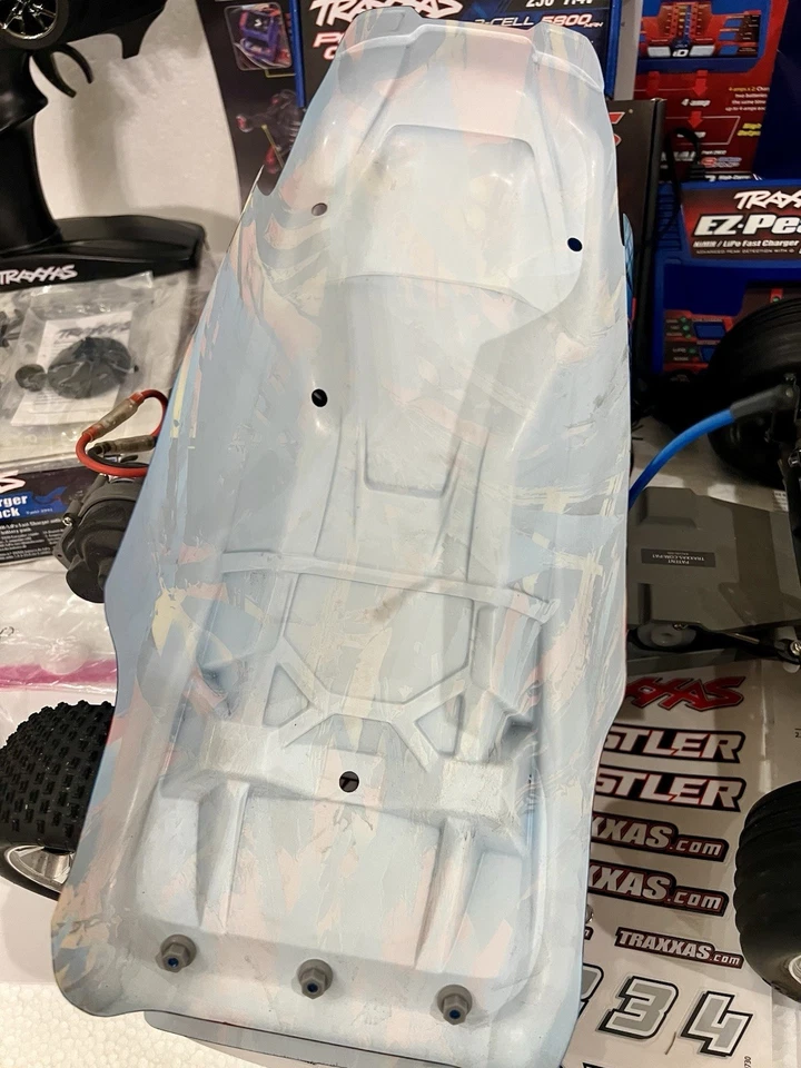 Traxxas Rustler con $ batería y cargador $ sin precio base Foto 4 de 4