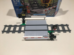 2010 Lego 7936 City Level Crossing Set Complete with Box and Instructions