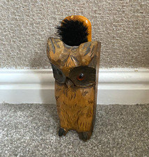 Vintage Wooden Owl Clothes Brush with holder very good condition posted same day
