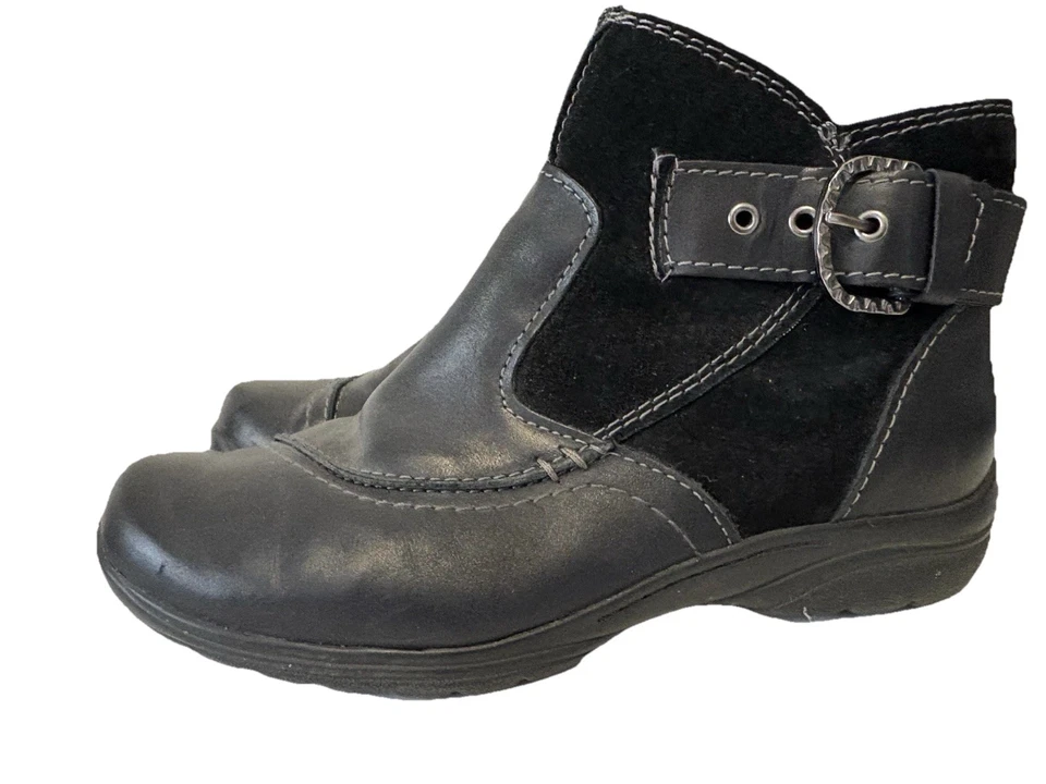 Planet Shoes Size 7 Black Franki Leather Boots Flat Comfort Zip up Buckle - image 3 of 4