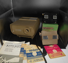 VINTAGE GAF View Master Theatre  2 Viewers  5 Reels
