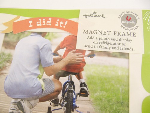 NEW Hallmark “I Did It!” Refrigerator Children Memories Photo Magnet Frame - Picture 2 of 5