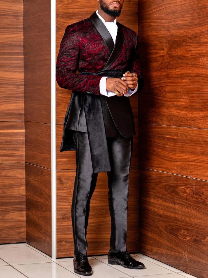 Traje de fiesta de banquete rojo de lujo para hombre con capa desmontable trajes de boda formales Foto 3 de 4