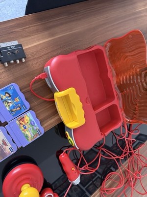 Vtech V.Smile Lernkonsole mit Joystick Konsole und Spiele Micro Stift  rot gelb