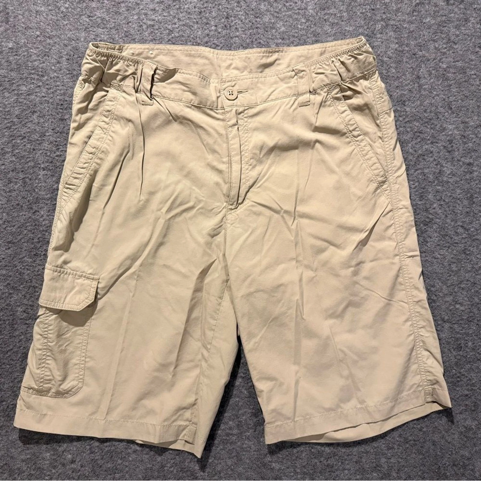 Columbia Omni Shade Cargo Shorts Mens 34 tan 11" light hike fish outdoors nylon
Opens in a new windo