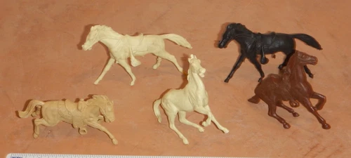 LOT OF 5 VINTAGE, ORIGINAL MARX WESTERN, ALAMO, CIVIL WAR PLAY SET HORSES (#4)