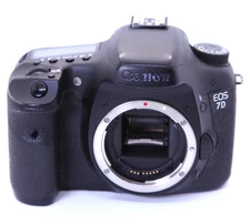 Canon EOS 7D DSLR digital camera body only As IS/Parts/Repair - blinking battery