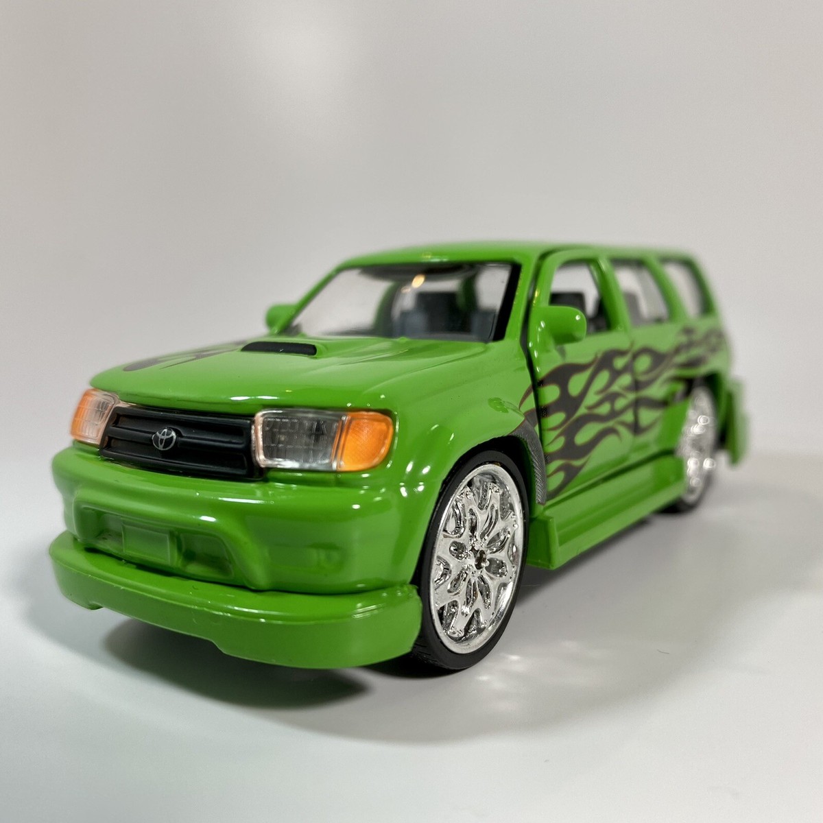 Tins Toys Toyota 4Runner Hilux Surf #T50688 5.25
