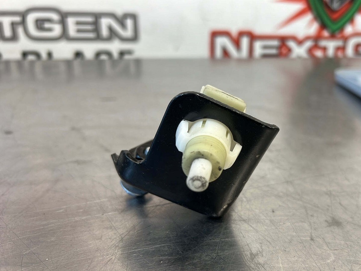 2000 C5 CORVETTE CRUISE CONTROL RELEASE SWITCH WITH BRACKET OEM
