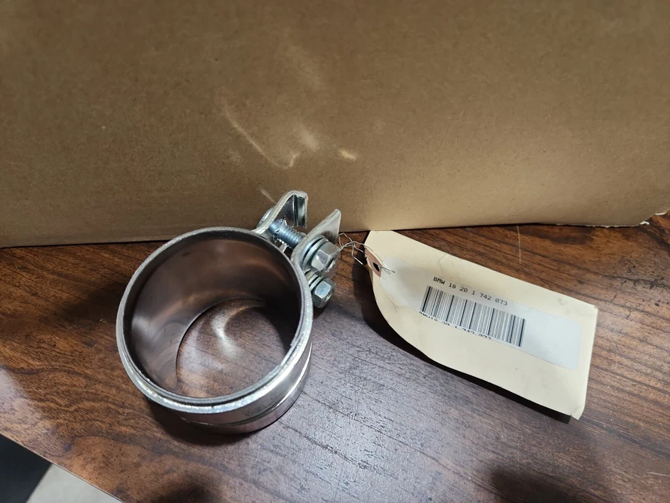 Abrazadera de escape original BMW MINI 18201742073  Foto 2 de 4