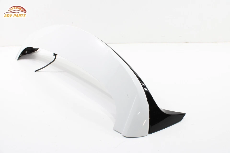 Buick Enclave 2022 puerta trasera puerta levadiza puerta trasera techo alerón y lámpara de luz OEM Foto 4 de 4