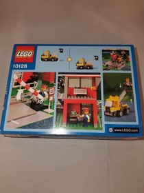  Lego World City 9V Set: 10128- Train Level Crossing 2003/NEW/SEALED 