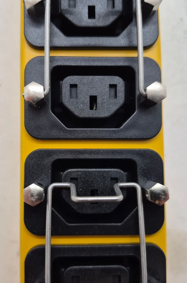 Olson Electronics PDU 12x IEC C13 10A w/ C20 16A inlet - Yellow - Image 3 of 4