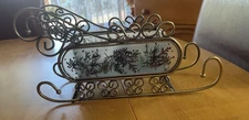 Beautiful gold metal sleigh centerpiece 101/2 x 6