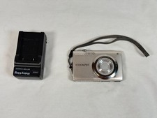 NIKON COOLPIX S3000 Digital Camera 12 MP 4x Opt Zoom w/ Battery  Charger Silver