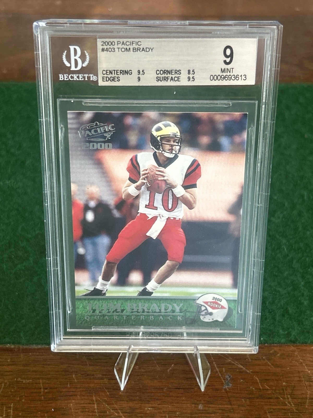 Tom Brady 2000 Pacific #403 Base Price Guide - Sports Card Investor