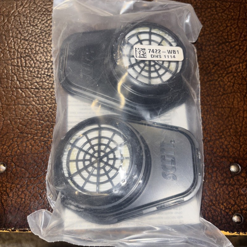 Scott 3M 7422-WB1 Cartridge And Filter Respirator 742 DNS 1114 NEW