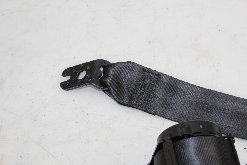 Cinto de segurança traseiro esquerdo Volkswagen GTI 2015-2021 FABRICANTE DE EQUIPAMENTO ORIGINAL FL62 - Imagem 2 de 4