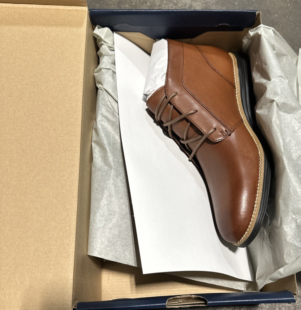 Cole Haan Men display picture 1