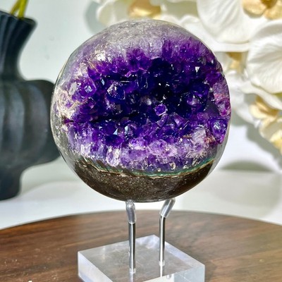 2LB Natural quartz crystal amethyst sphere amethyst opens its mouth and smiles