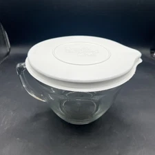 VTG Pampered Chef 8 Cup 2 Quart Batter Bowl Measuring Cup w/ Lid - Made In USA