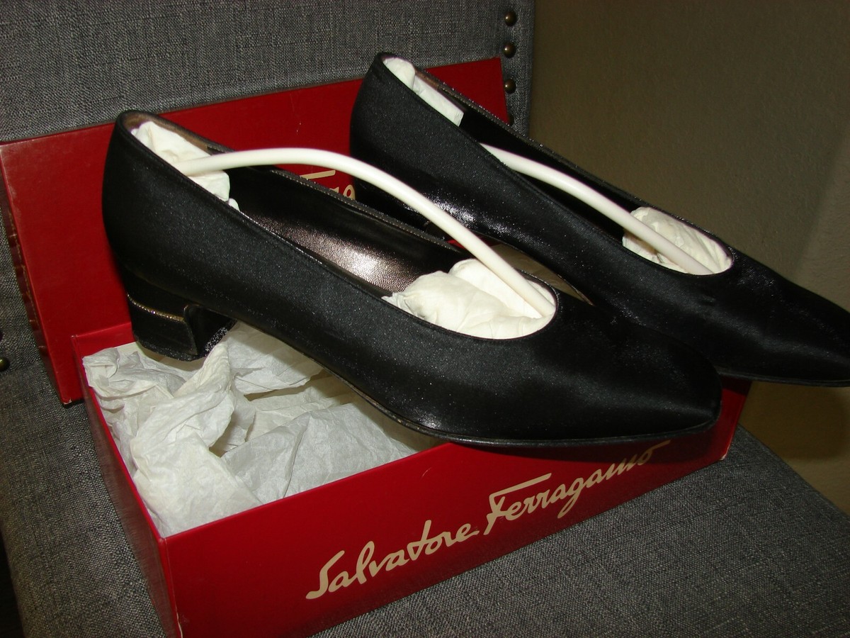 Salvatore Ferragamo Nero Black Cranny Block Heel Womens