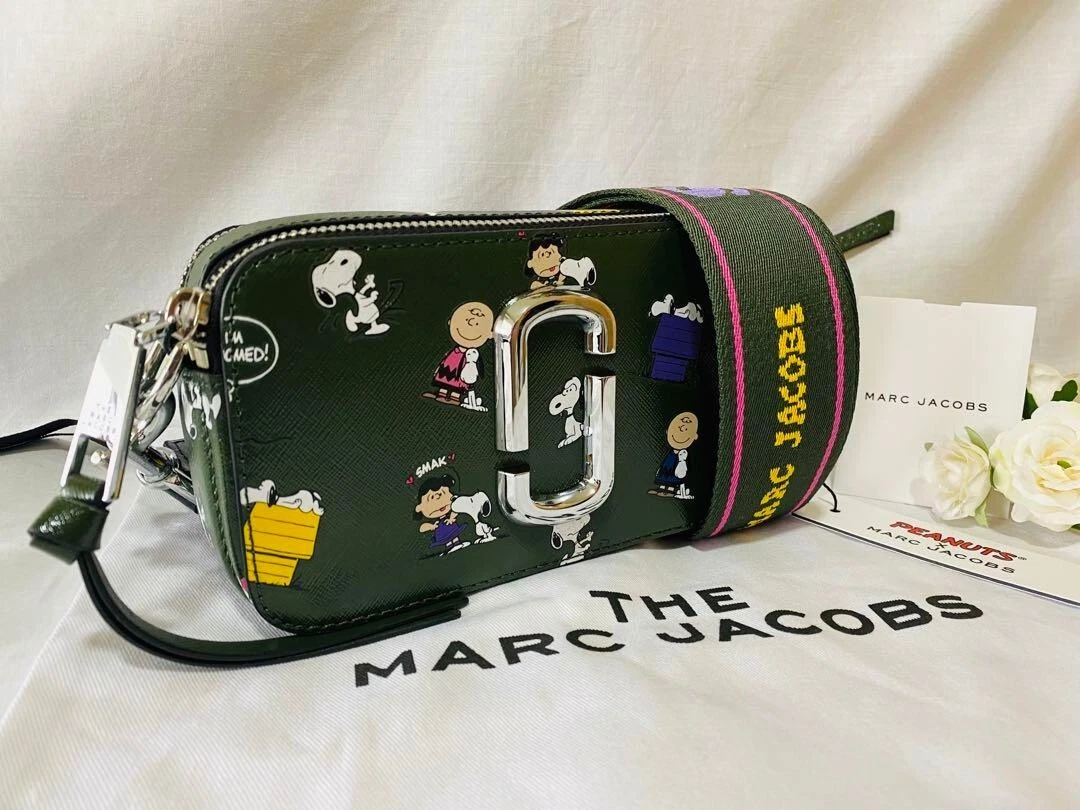 Rare PEANUTS x MARC JACOBS Snapshot Small Camera Bag Snoopy Green for women  New