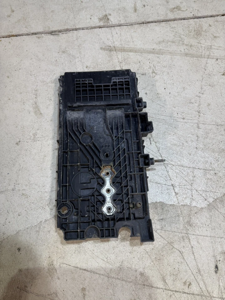 Bandeja de batería Ford Fusion 2013-2020 genuina OEM DG9Z10732A Foto 2 de 2